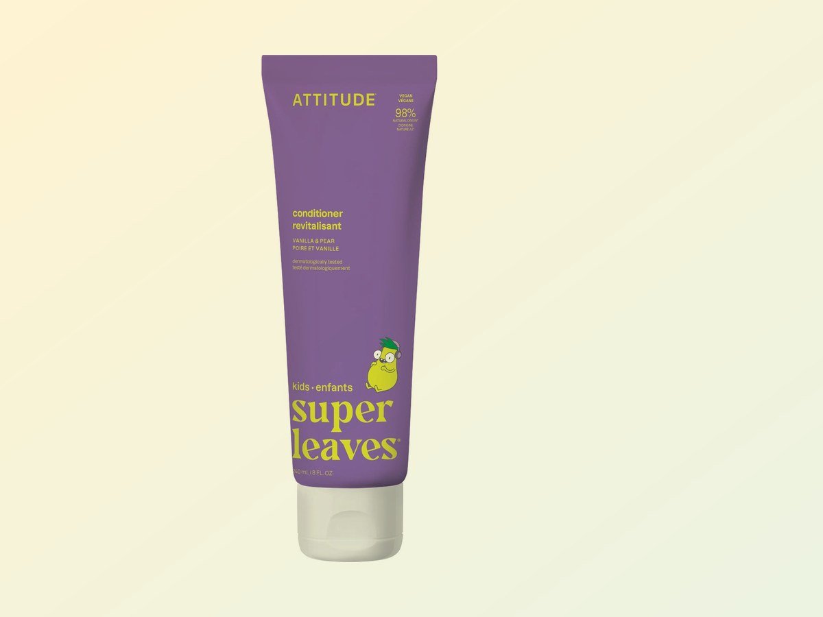 acondicionador en cabello mojado